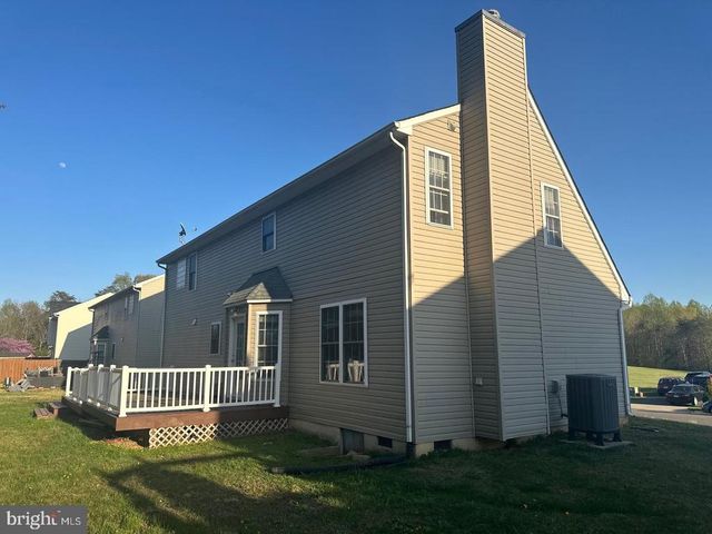 6015 SUNNY MEADOWS DR, Fredericksburg, VA 22407