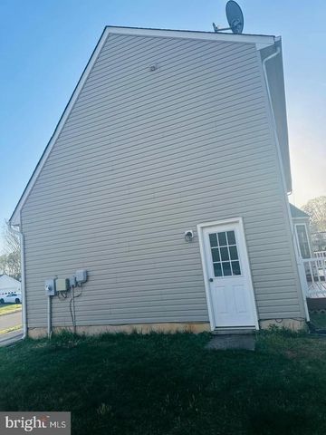 6015 SUNNY MEADOWS DR, Fredericksburg, VA 22407