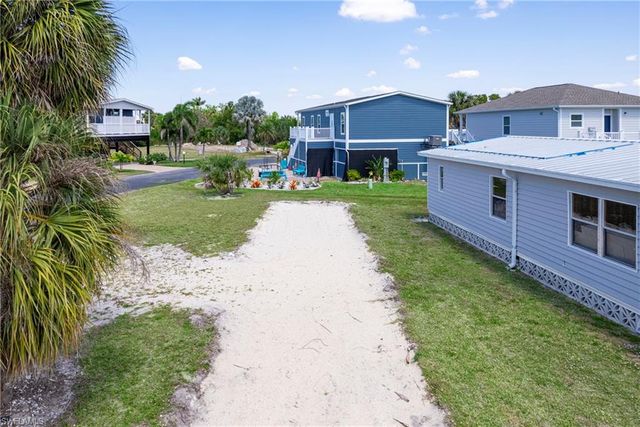 13690 Knot DR, Fort Myers, FL 33908