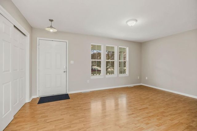 704 SE 11th Street, Lee's Summit, MO 64081