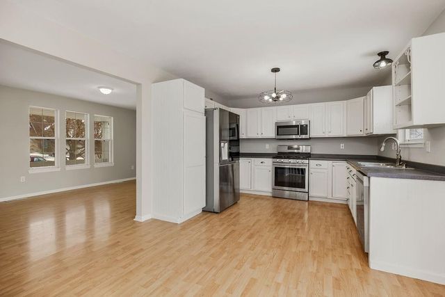 704 SE 11th Street, Lee's Summit, MO 64081