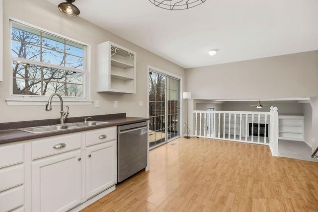 704 SE 11th Street, Lee's Summit, MO 64081