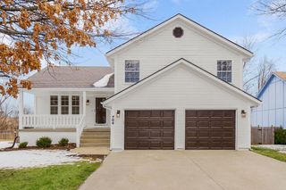 704 SE 11th Street, Lee's Summit, MO 64081