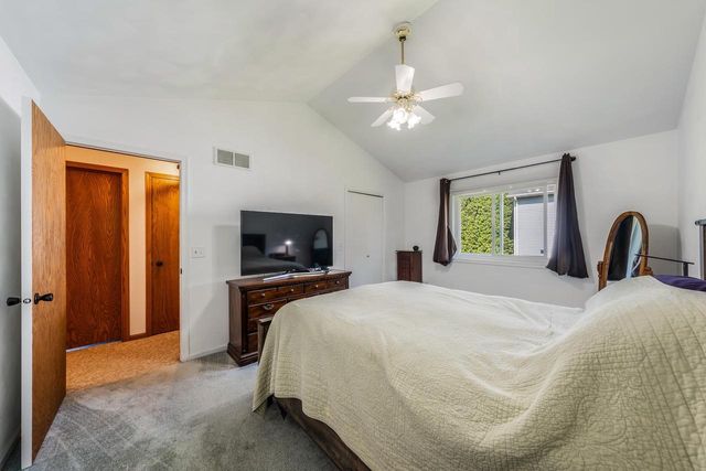 1341 ALPINE LANE, Neenah, WI 54956