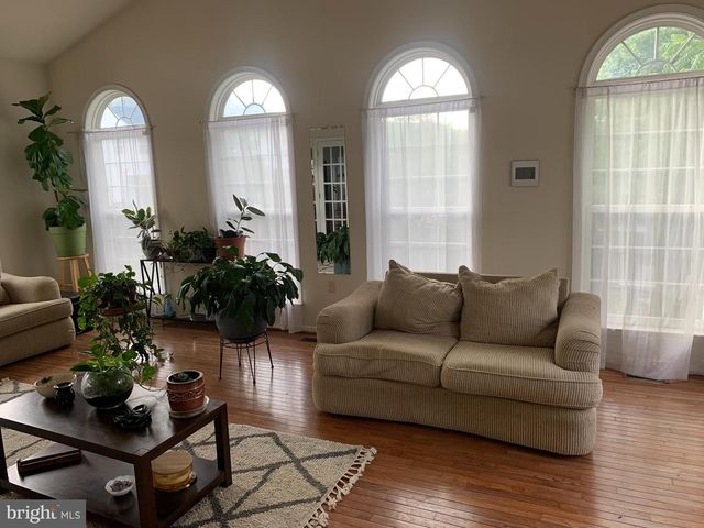 804 CRYSTAL LN, Strasburg, VA 22657