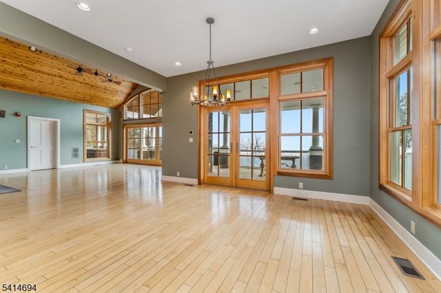 201 Lows Hollow Rd, Lopatcong Twp., NJ 08886