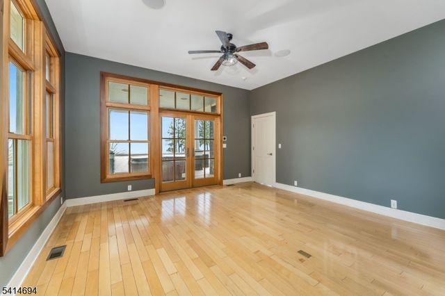 201 Lows Hollow Rd, Lopatcong Twp., NJ 08886