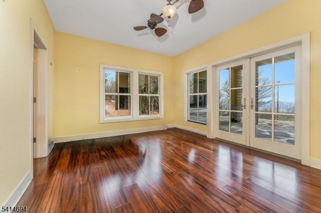 201 Lows Hollow Rd, Lopatcong Twp., NJ 08886