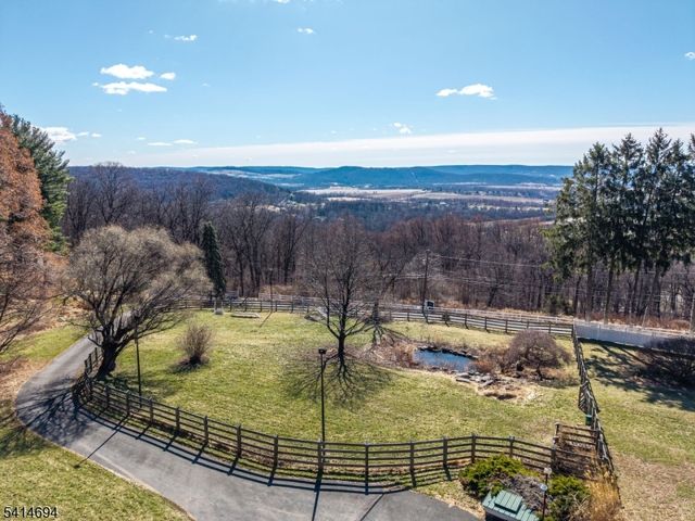 201 Lows Hollow Rd, Lopatcong Twp., NJ 08886