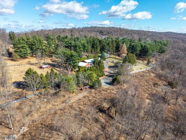 201 Lows Hollow Rd, Lopatcong Twp., NJ 08886