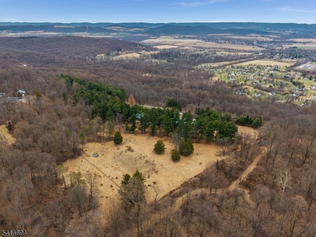 201 Lows Hollow Rd, Lopatcong Twp., NJ 08886