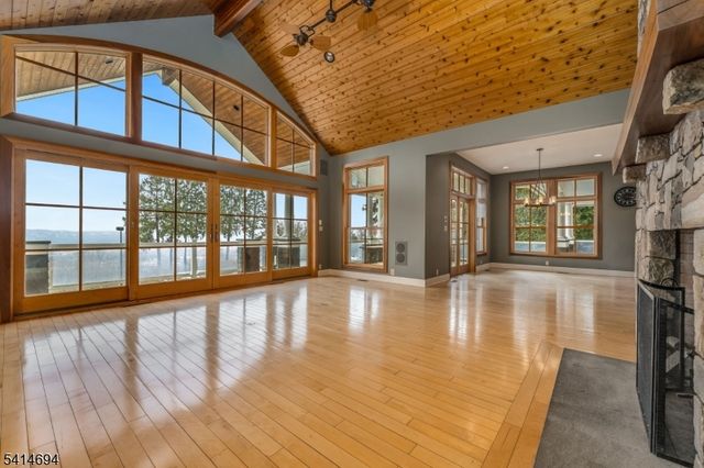 201 Lows Hollow Rd, Lopatcong Twp., NJ 08886