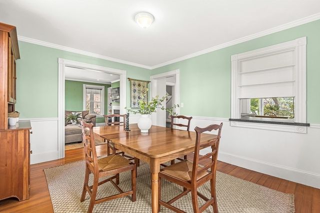 21 Howe St, Wellesley, MA 02482