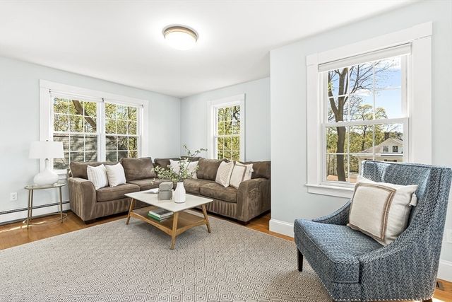 21 Howe St, Wellesley, MA 02482