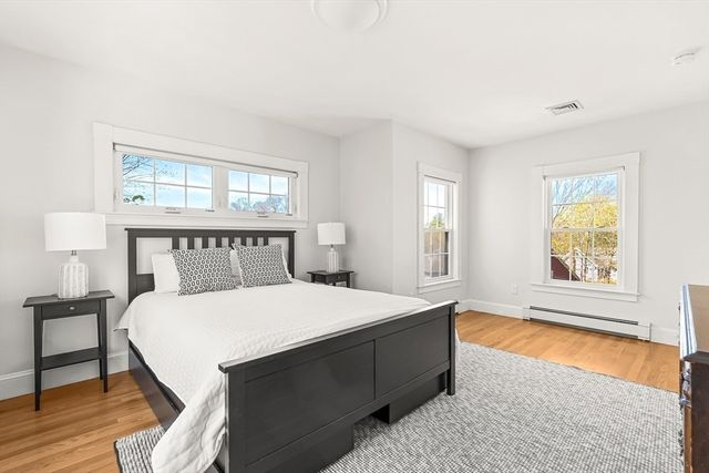 21 Howe St, Wellesley, MA 02482