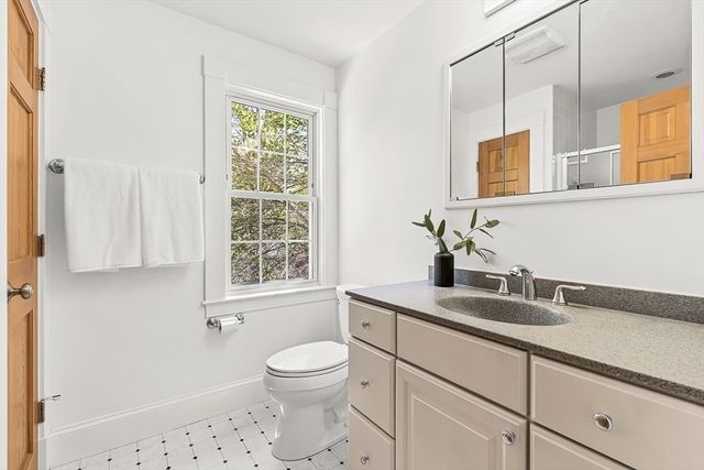 21 Howe St, Wellesley, MA 02482