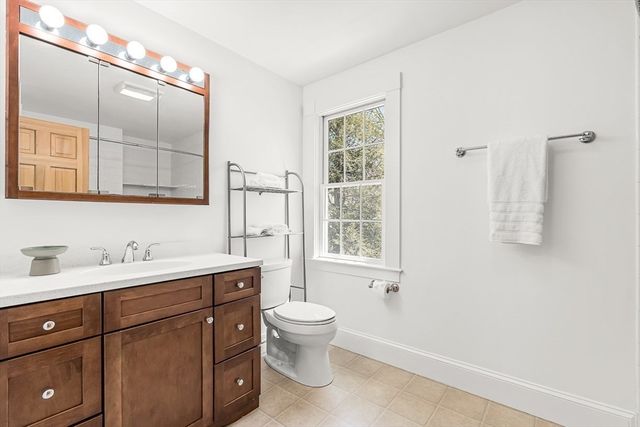 21 Howe St, Wellesley, MA 02482