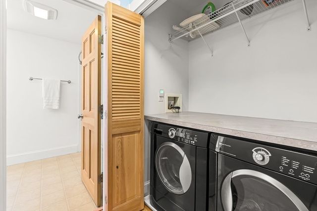 21 Howe St, Wellesley, MA 02482