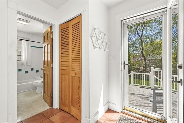 21 Howe St, Wellesley, MA 02482