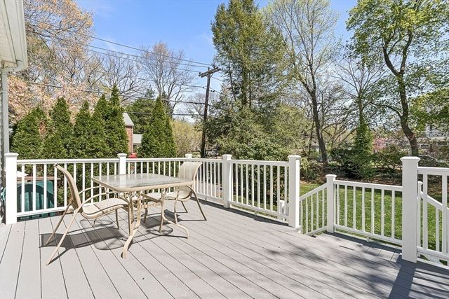 21 Howe St, Wellesley, MA 02482