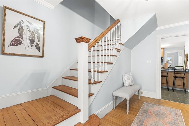 21 Howe St, Wellesley, MA 02482