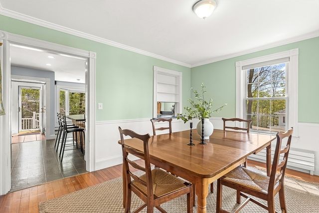 21 Howe St, Wellesley, MA 02482