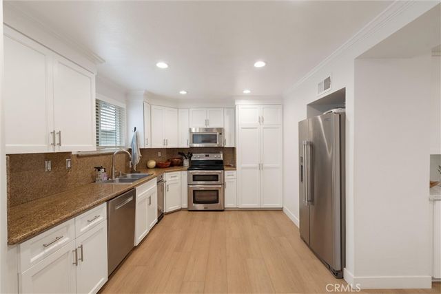 5305 White Oak Ave E, Encino, CA 91316