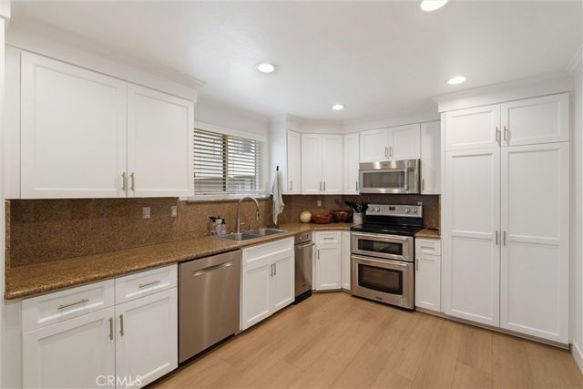 5305 White Oak Ave E, Encino, CA 91316