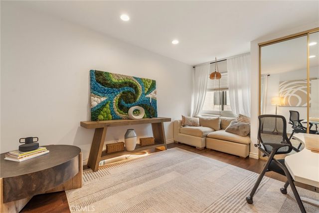 5305 White Oak Ave E, Encino, CA 91316