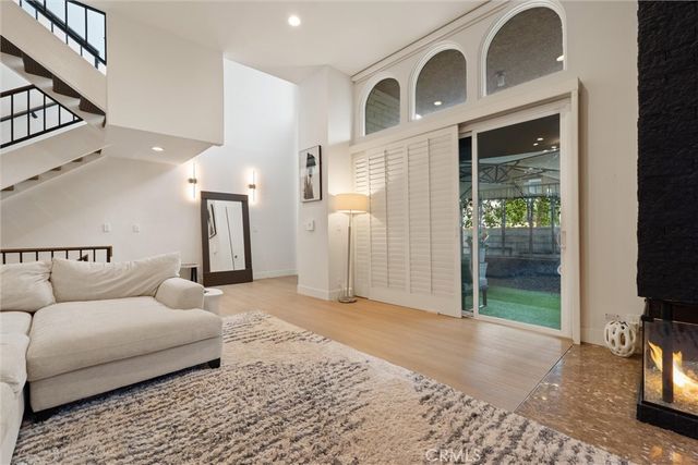 5305 White Oak Ave E, Encino, CA 91316