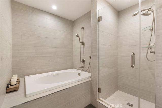5305 White Oak Ave E, Encino, CA 91316