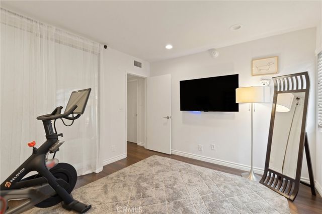 5305 White Oak Ave E, Encino, CA 91316