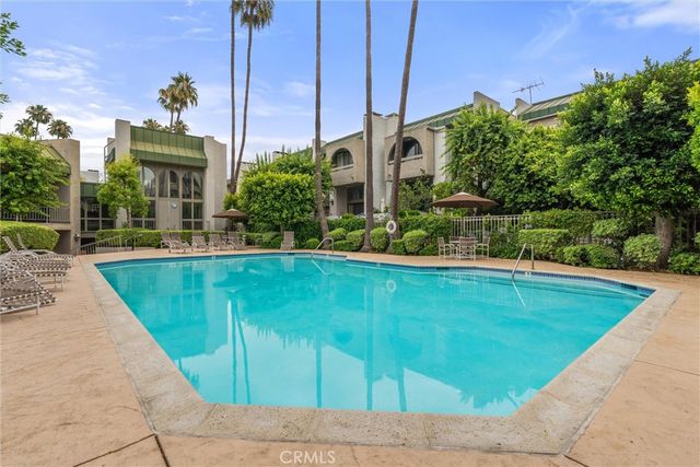 5305 White Oak Ave E, Encino, CA 91316