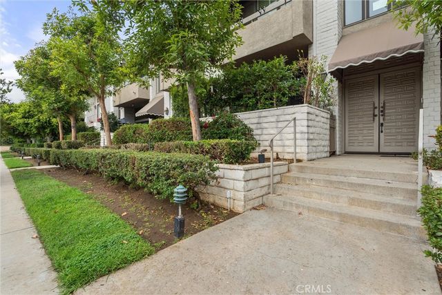 5305 White Oak Ave E, Encino, CA 91316
