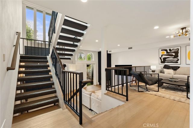 5305 White Oak Ave E, Encino, CA 91316