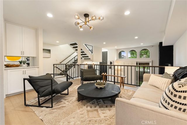5305 White Oak Ave E, Encino, CA 91316