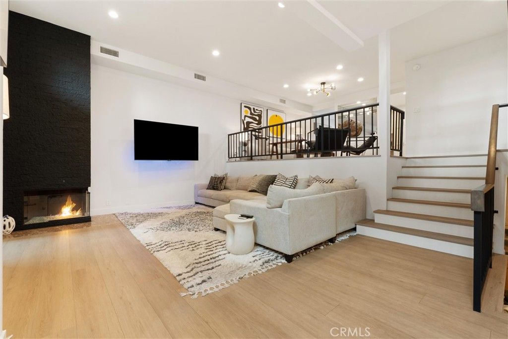 5305 White Oak Ave E, Encino, CA 91316