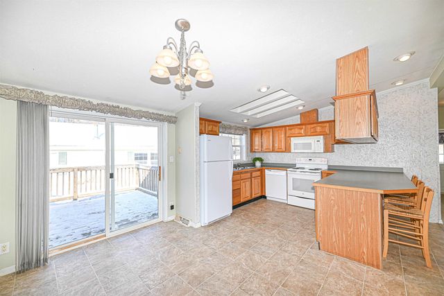 66 Sunset Way, Manchester, NH 03104