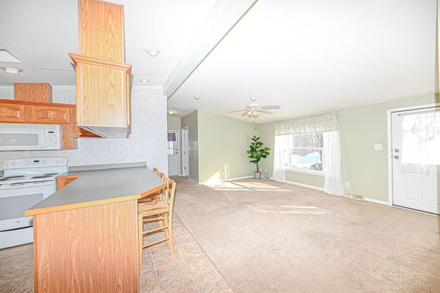 66 Sunset Way, Manchester, NH 03104