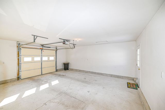 66 Sunset Way, Manchester, NH 03104