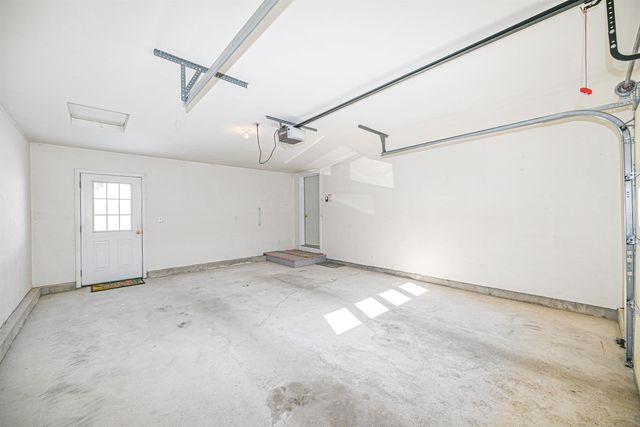 66 Sunset Way, Manchester, NH 03104