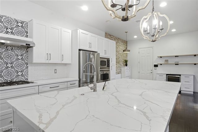 2450 Granada Bluff Court, Las Vegas, NV 89135