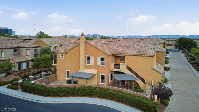 2450 Granada Bluff Court, Las Vegas, NV 89135