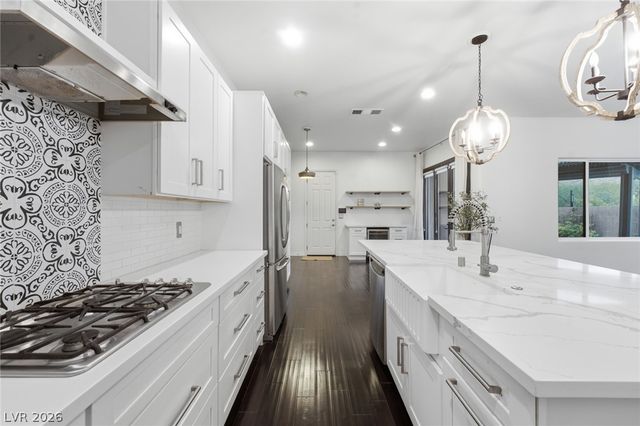 2450 Granada Bluff Court, Las Vegas, NV 89135