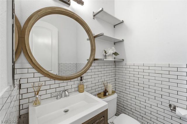2450 Granada Bluff Court, Las Vegas, NV 89135