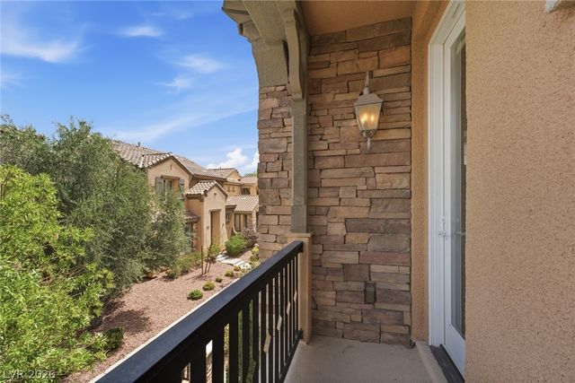 2450 Granada Bluff Court, Las Vegas, NV 89135