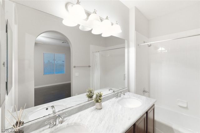 2450 Granada Bluff Court, Las Vegas, NV 89135