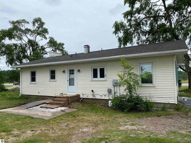 7075 E M 72, Williamsburg, MI 49690