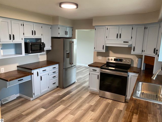 7075 E M 72, Williamsburg, MI 49690