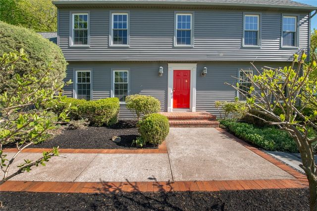 18 High Hill Drive, Pittsford, NY 14534
